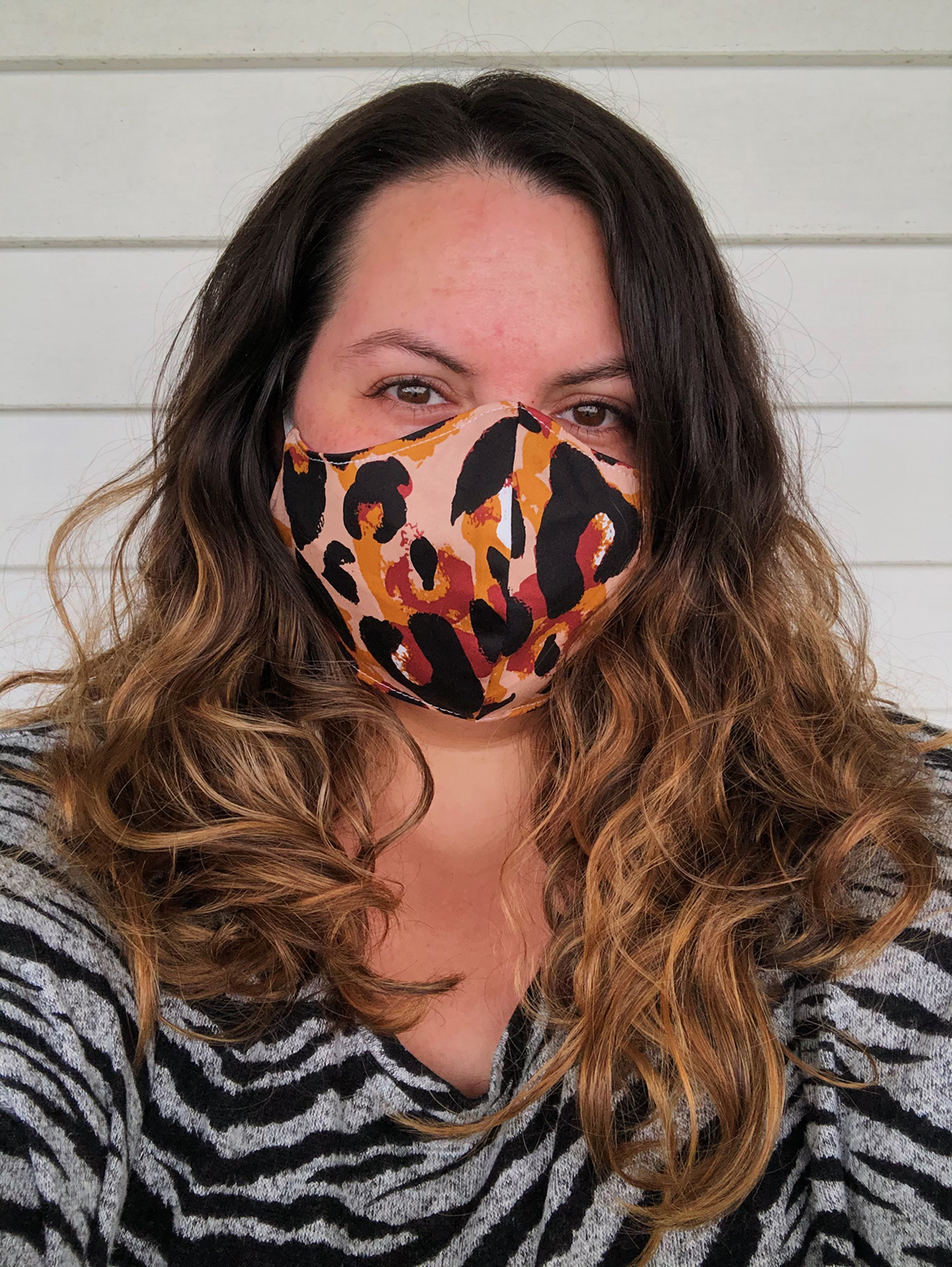 New Zealand plus size fashion blogger Meagan Kerr wears leopard print face mask from Ludo Lilli