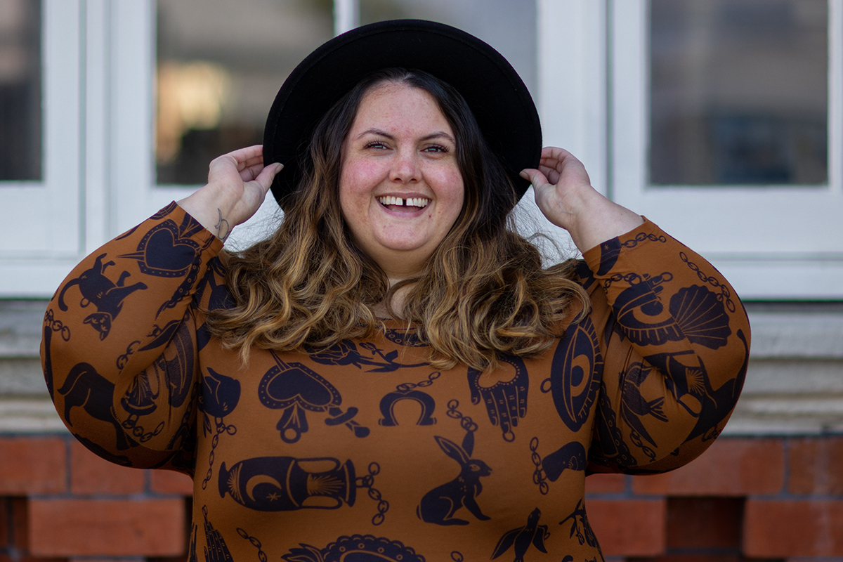 New Zealand plus size fashion blogger Meagan Kerr wears Made590 Sweeney Dress in Charmed and ASOS DESIGN Pork Pie Hat from ASOS.