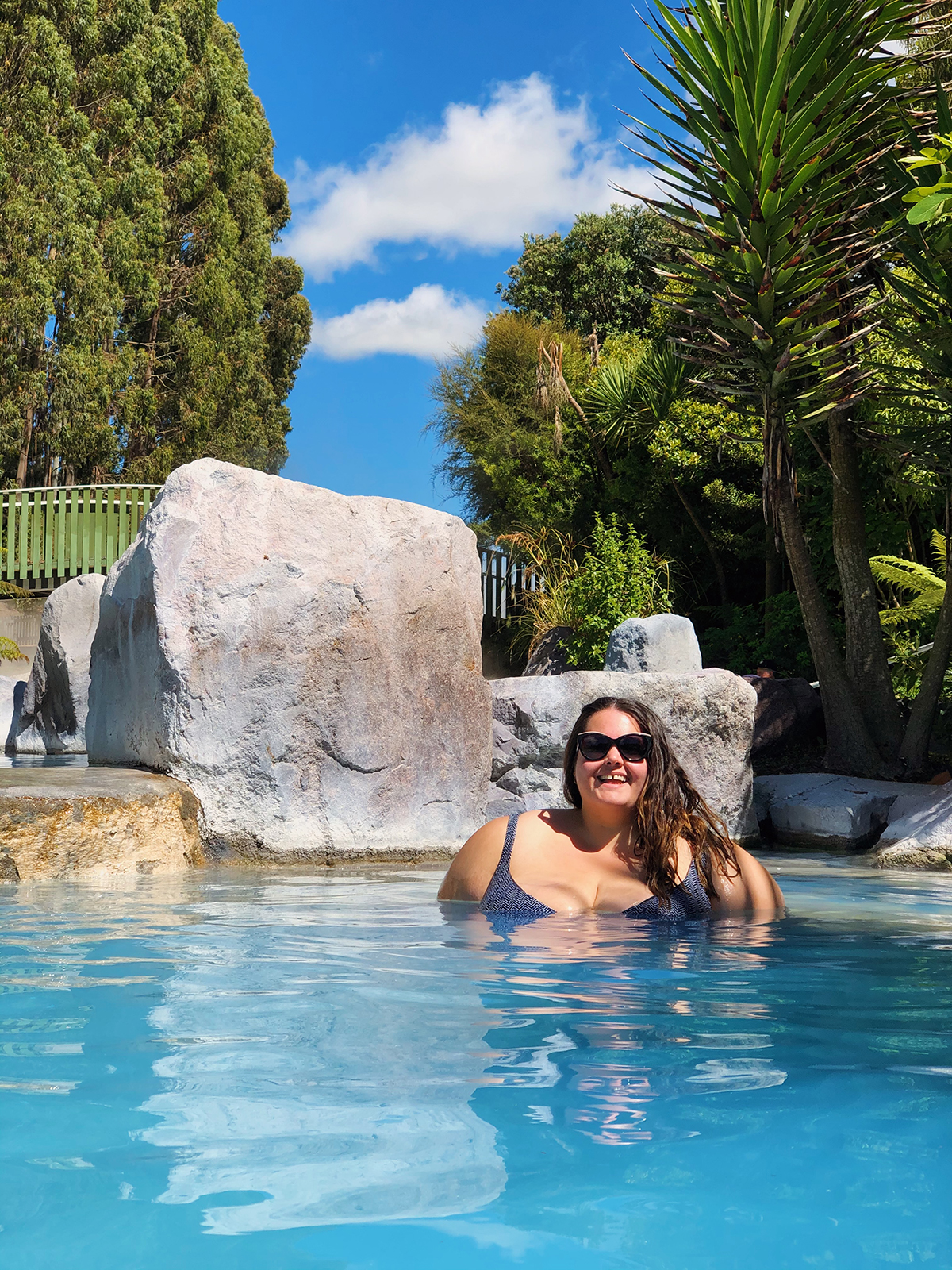 New Zealand plus size blogger Meagan Kerr swimming at Wairakei Terraces Thermal Pool